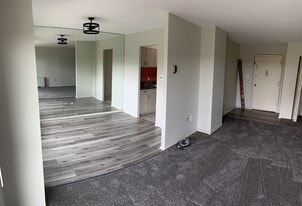 Building Photo - 1111 University Blvd W