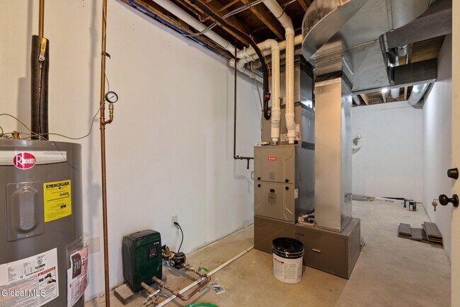Building Photo - 30 Dick Lynch Rd