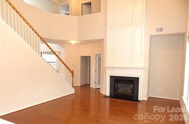 Building Photo - 9525 Oswald Ln