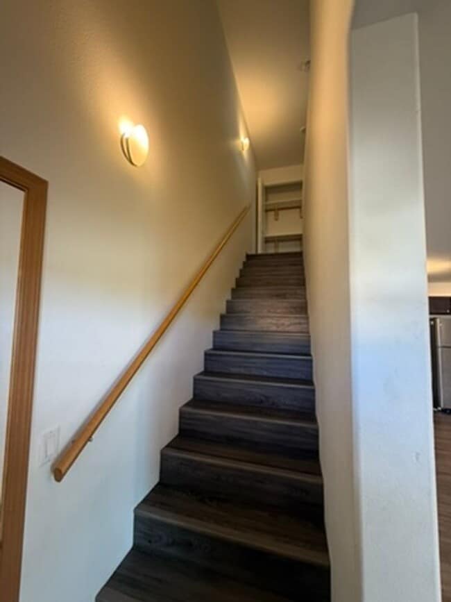 Building Photo - Modern 2-Bedroom Rental in North Pole!