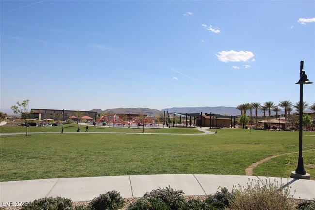 Building Photo - 13 Alamere Falls Dr