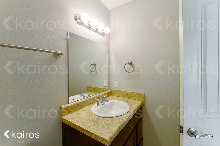 Building Photo - 3900 Thomas St