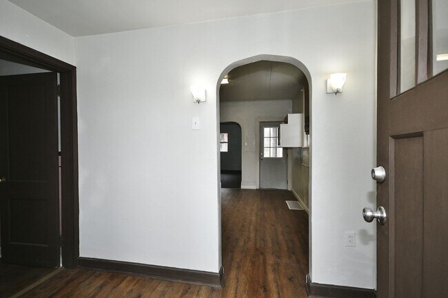 Building Photo - 1243 Evans St
