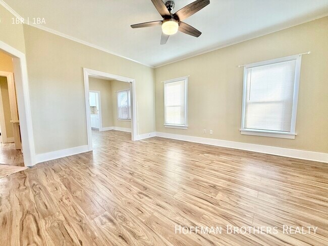 Building Photo - 1022 N Berendo St