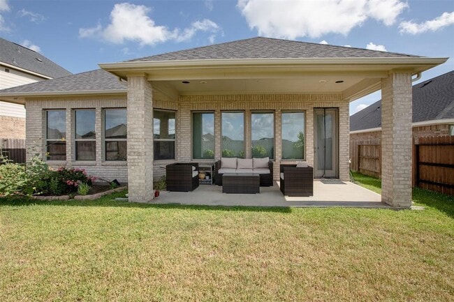 Building Photo - 2023 Village Orchard Ln
