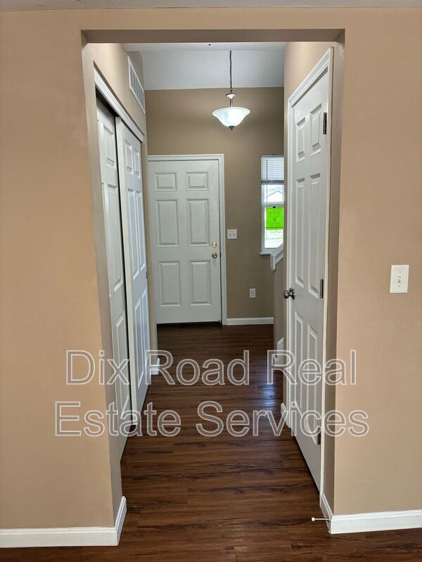 Building Photo - 461 Draft Ct