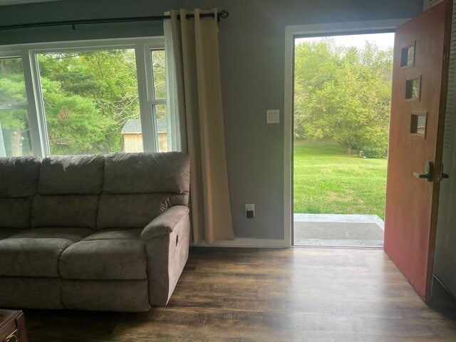 Building Photo - 627 Docs Ln