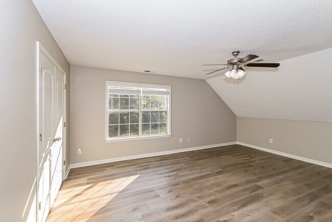 Building Photo - 8138 Woodson Dr