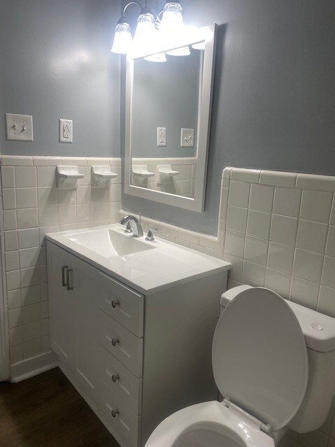 Guest bathroom - 1965 Flowers Dr
