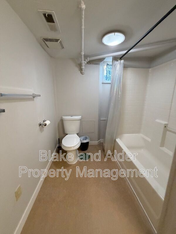 Building Photo - 2023 NE Liberty St
