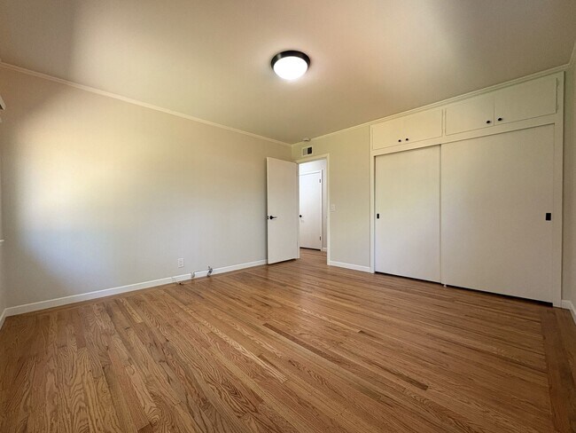 Building Photo - Charming 3BR/2BA Home in West Menlo Park