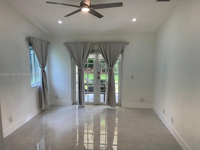 Building Photo - 1133 Alexander Bend