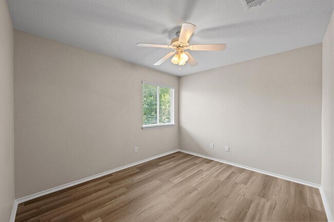 Building Photo - 2113 Campfield Pkwy