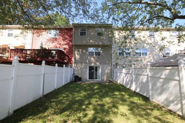 Building Photo - 1473 Charlestown Dr