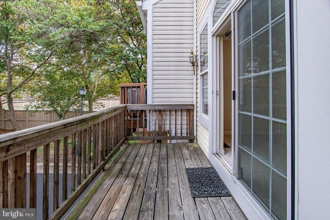 Building Photo - 5832 Cowling Ct