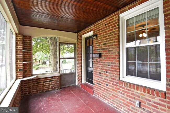 Building Photo - 600 23rd St S
