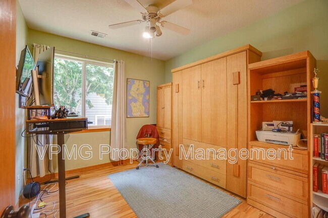 Building Photo - 1204 NE 89th Ave