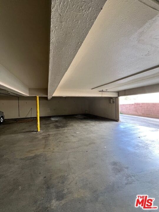 Building Photo - 1114 W 155th St