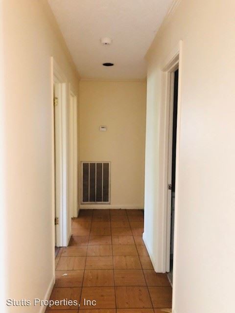 Building Photo - 3 br, 1.5 bath House - 2310 Cloyd Boulevard