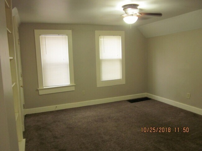 Building Photo - 828 Huestis Ave