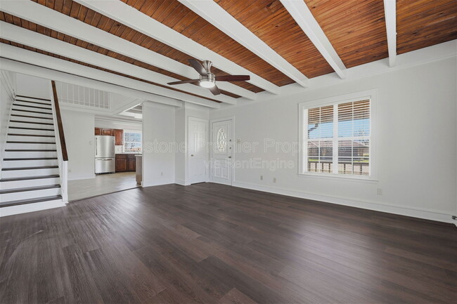 Building Photo - 3118 Normandy Dr