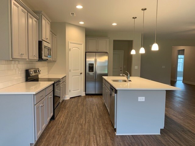 Building Photo - Lovely Newly Built Home Just Mins from Hun...