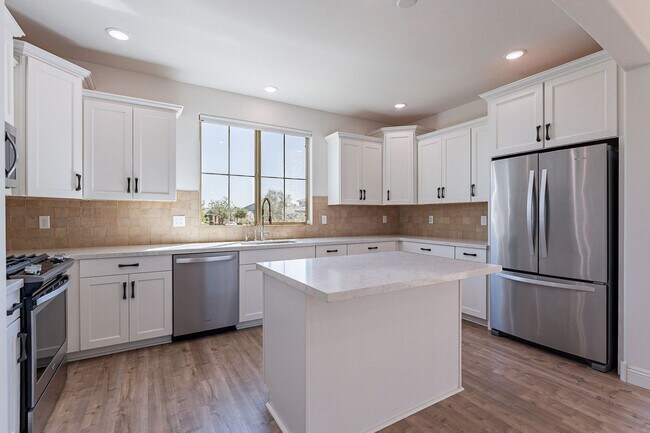 Building Photo - 4 bedroom home for rent