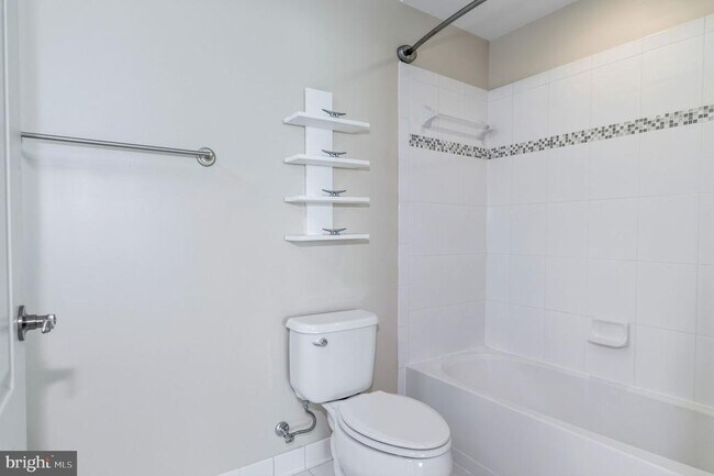 Building Photo - 612 Marina Landing Ln