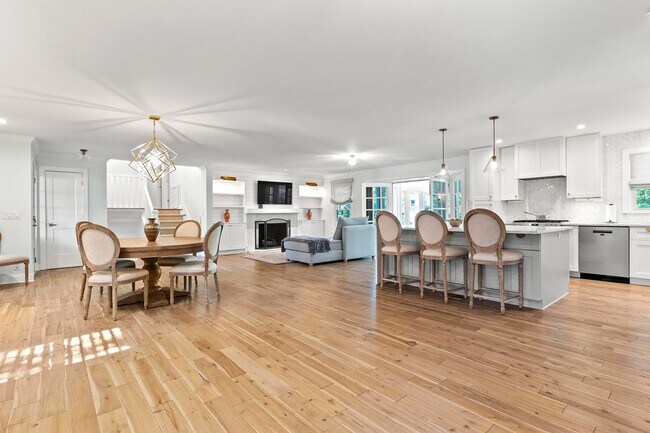 Building Photo - 4820 Powers Ferry Rd NW