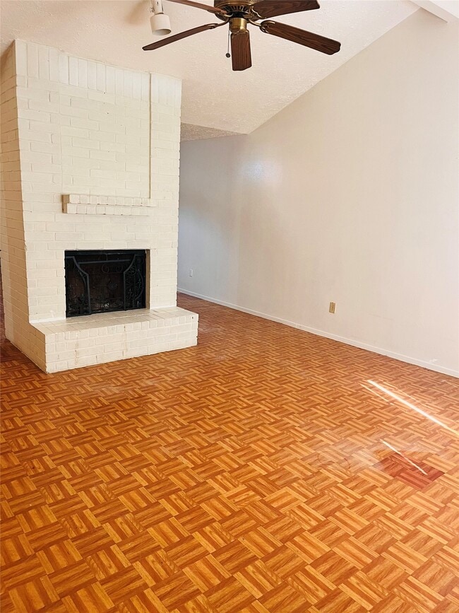 Building Photo - 16633 Gold Ridge Ln