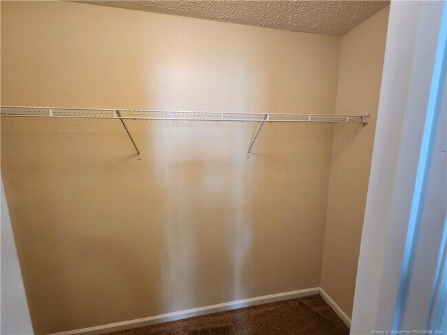 Building Photo - 264 Waterdown Dr