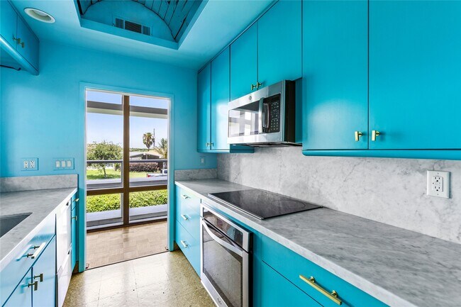 Building Photo - 1310 Harbor View Dr