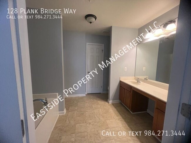Building Photo - 128 Plank Bridge Way