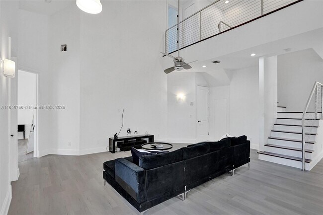 Building Photo - 1207 SW 21st St