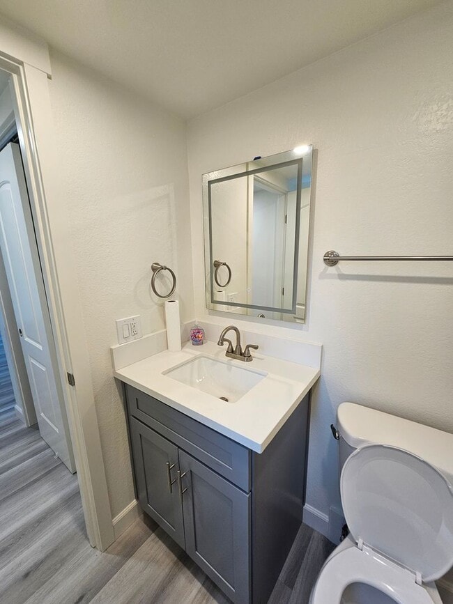 Building Photo - Gorgeous PRIVATE GATED COMMUNITY 3 Bed/2.5 Bath Townhome in Terrace Hills - San Jose