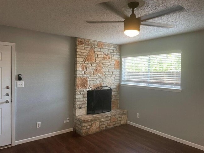 Building Photo - 309 E Grady Dr