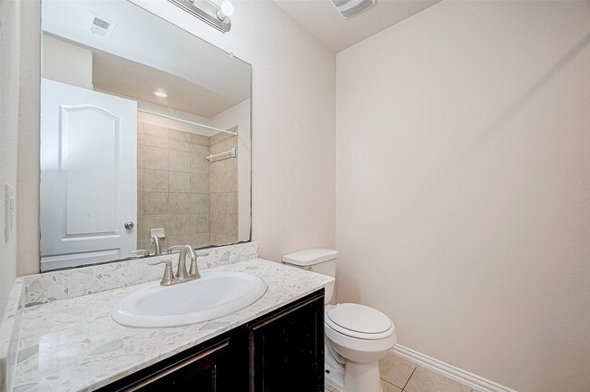 Building Photo - 3406 Water Lilly Way