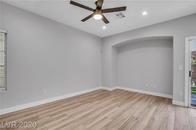 Building Photo - 254 Little Minah Ct