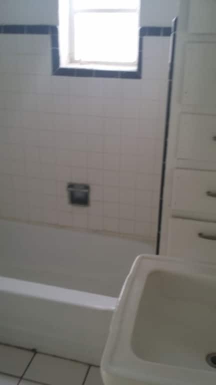 Building Photo - Cozy Guest House with AC and Large Private Yard!