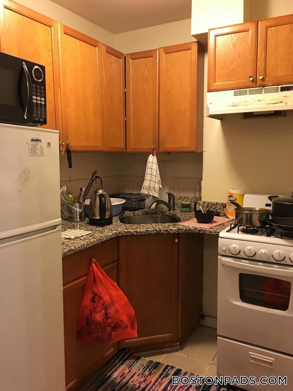 Building Photo - 171 Hemenway St