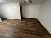 Building Photo - Lower Level Unit in Duplex For Rent