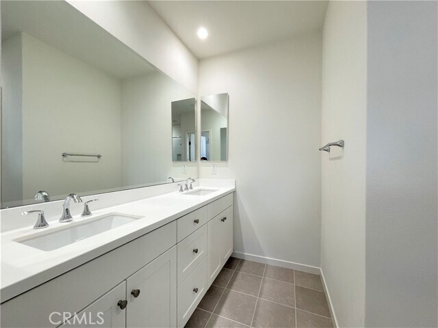 Building Photo - 119 Messenger