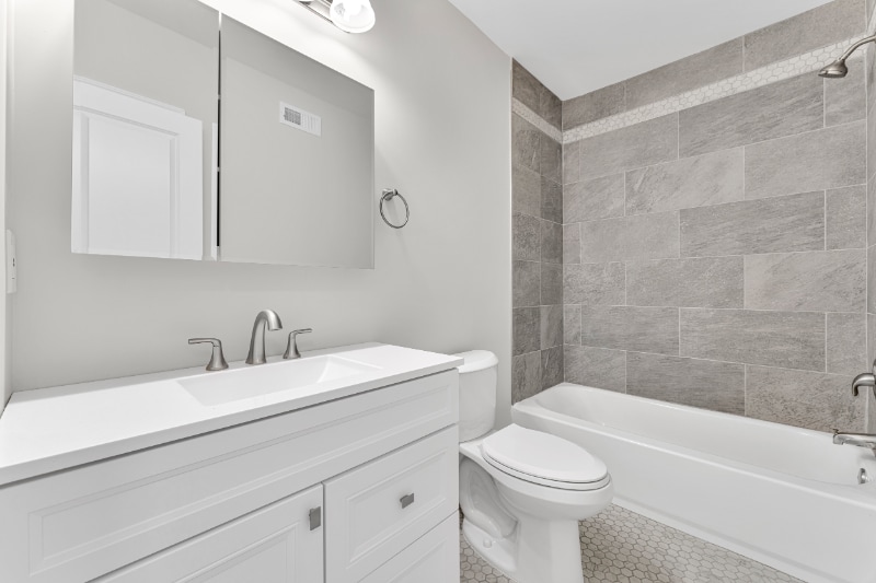 Building Photo - 320 Market St