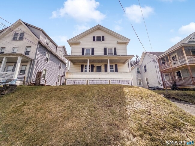 Building Photo - 31 Loveland St