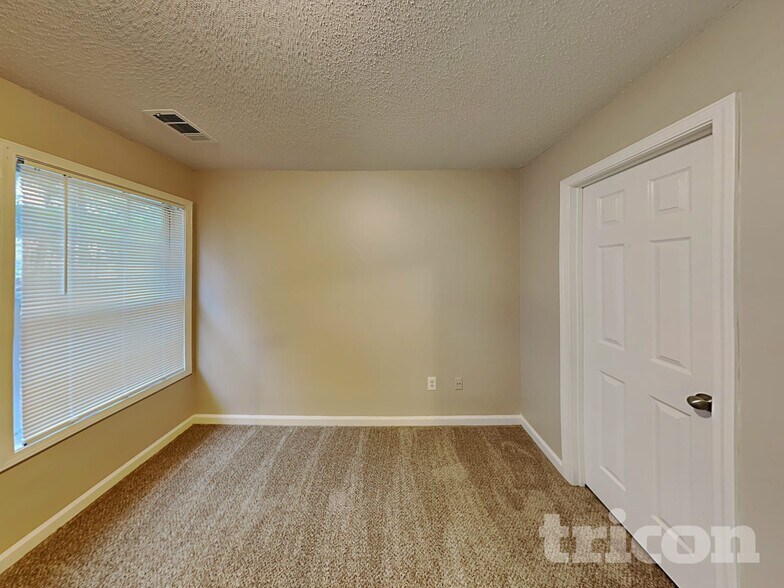 Building Photo - 6899 Mahonia Pl