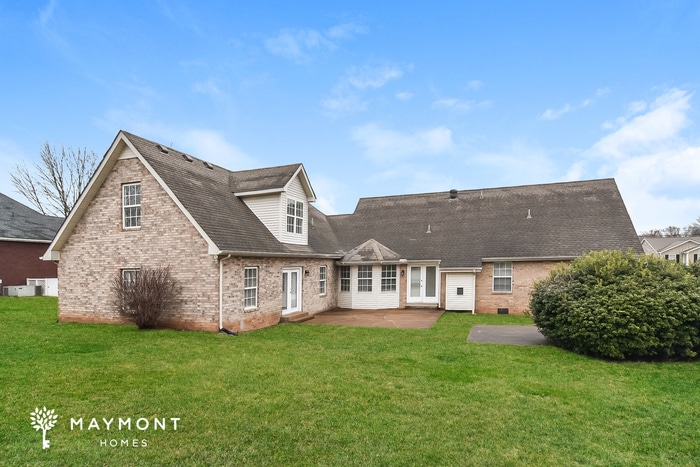 Building Photo - 1136 Lakes Edge Dr