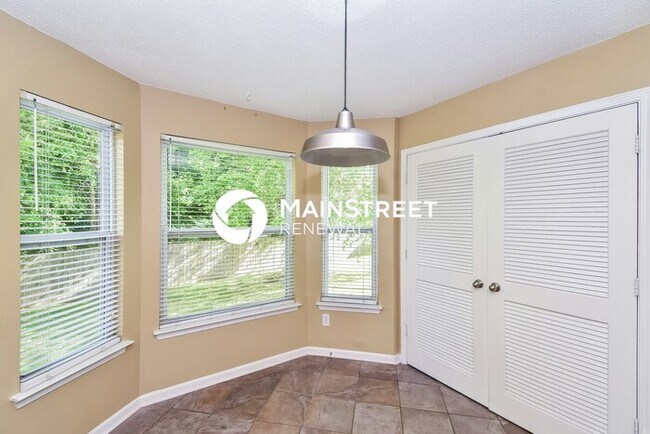 Building Photo - 4 Bedroom Pet-Friendly Home in Fairburn, GA with Main Street Renewal