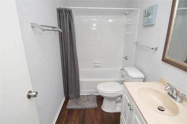 Building Photo - 8718 Mallard Reserve Dr