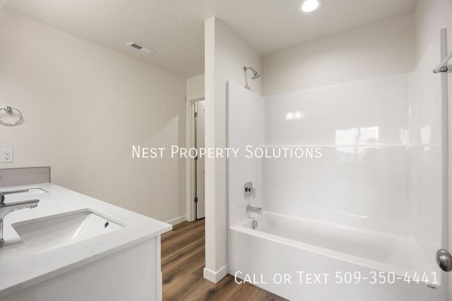 Building Photo - 601 S Dorsing St