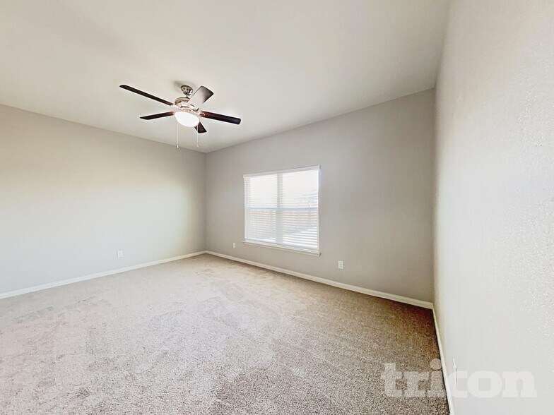 Building Photo - 524 Yearwood Ln